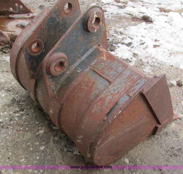 image for item AY9730 (3) Bobcat 331 buckets