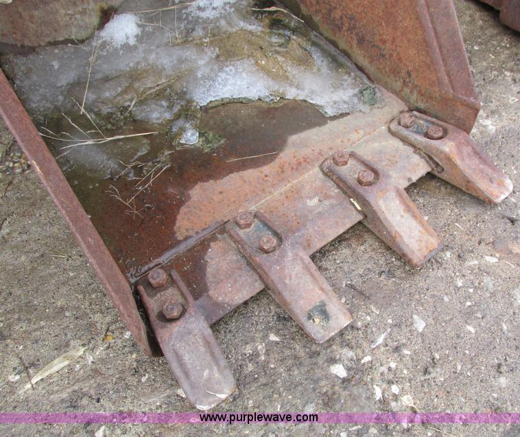 image for item AY9730 (3) Bobcat 331 buckets