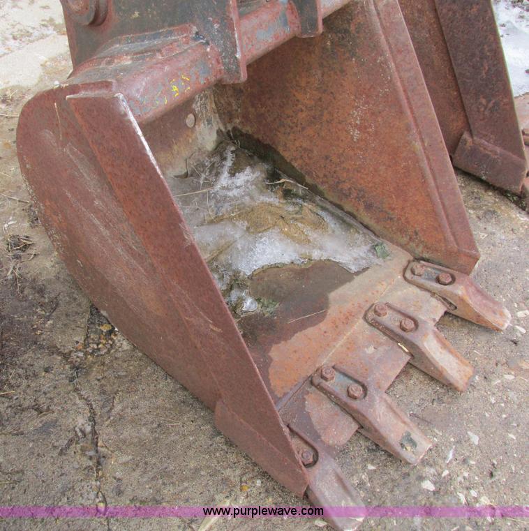 image for item AY9730 (3) Bobcat 331 buckets