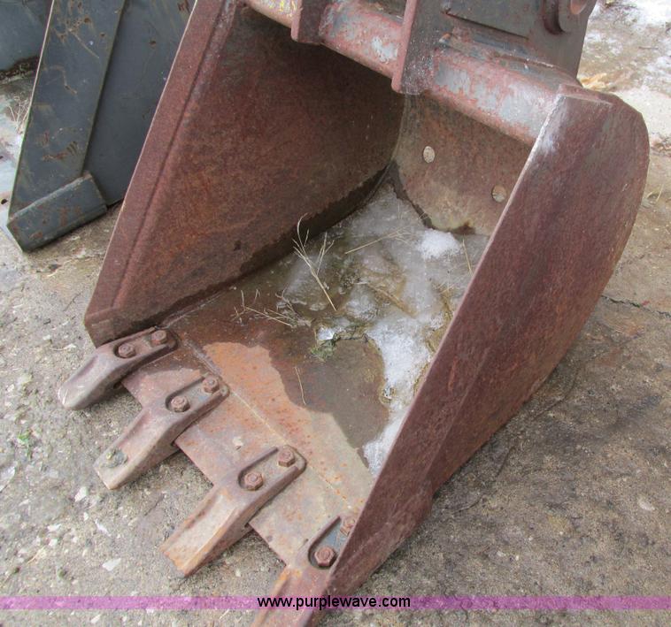 image for item AY9730 (3) Bobcat 331 buckets