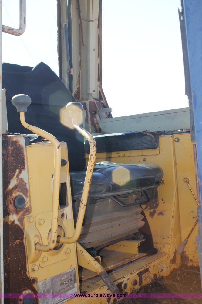 image for item C3717 1996 Komatsu D41E-3 dozer