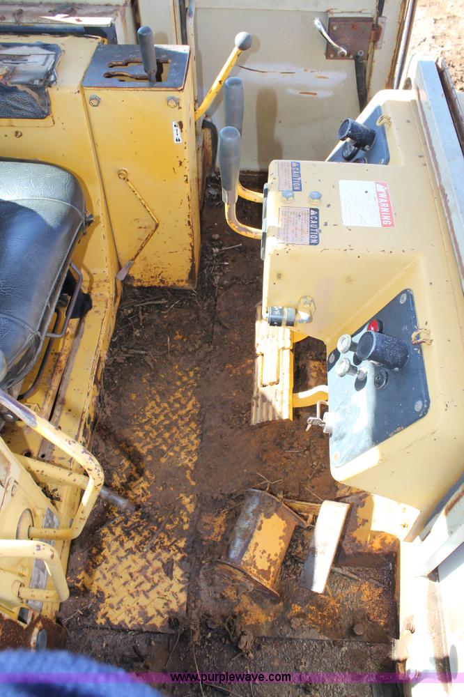 image for item C3717 1996 Komatsu D41E-3 dozer
