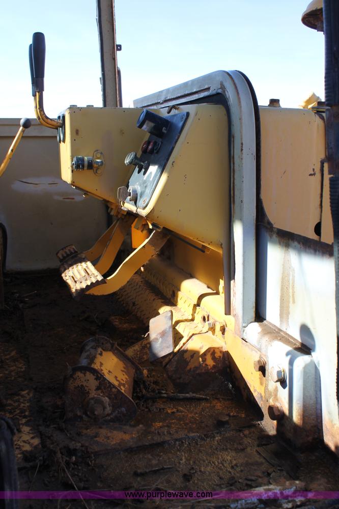 image for item C3717 1996 Komatsu D41E-3 dozer