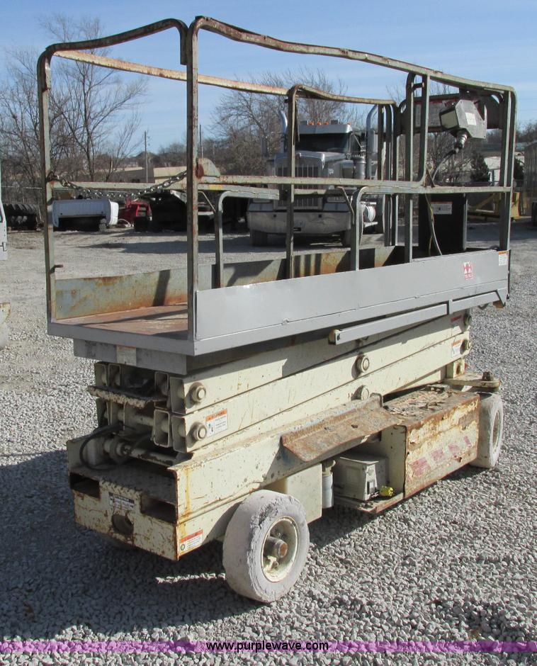 image for item F4850 Terex TS20 scissor lift