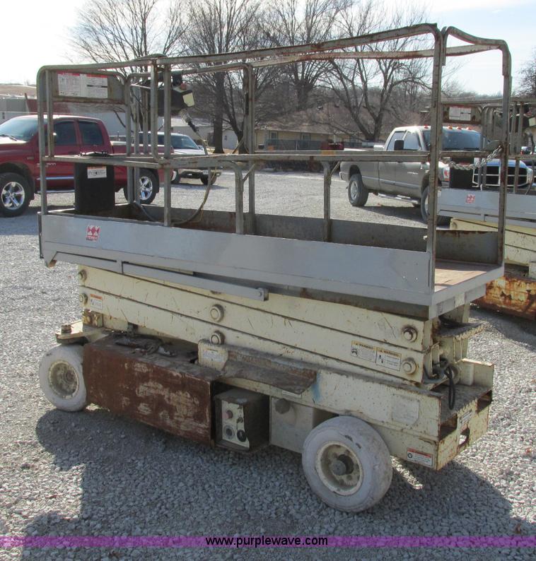 image for item F4850 Terex TS20 scissor lift