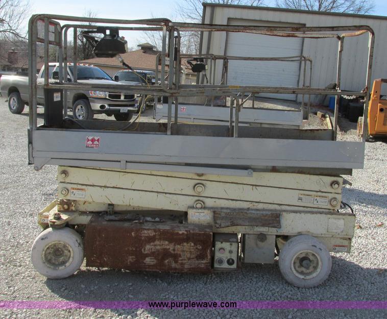 image for item F4850 Terex TS20 scissor lift