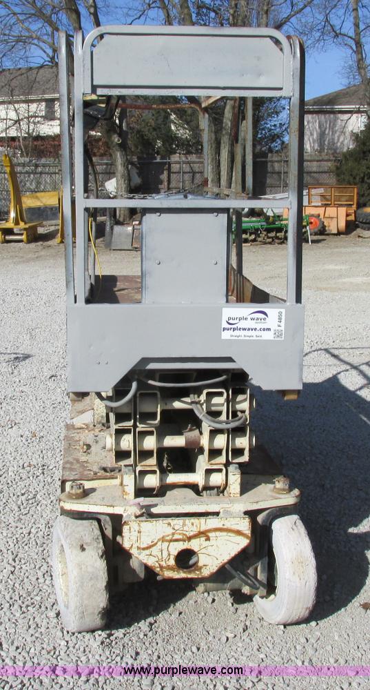 image for item F4850 Terex TS20 scissor lift