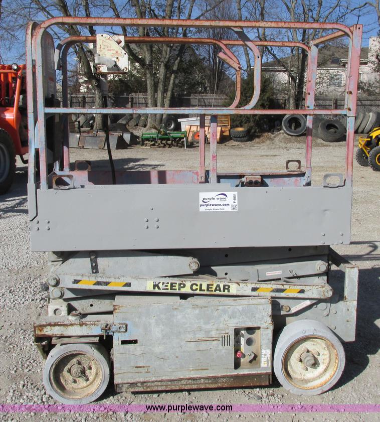 image for item F4851 Mec 193ZES scissor lift