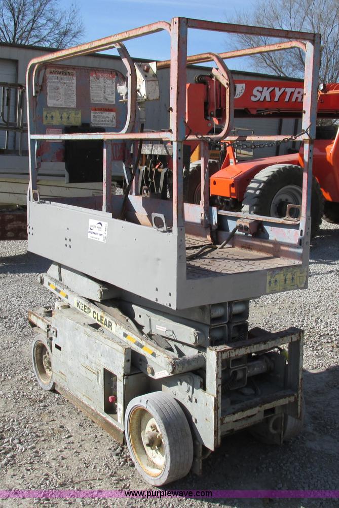 image for item F4851 Mec 193ZES scissor lift