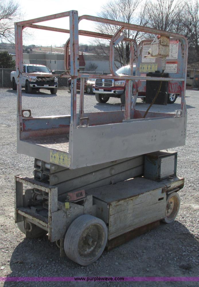 image for item F4851 Mec 193ZES scissor lift
