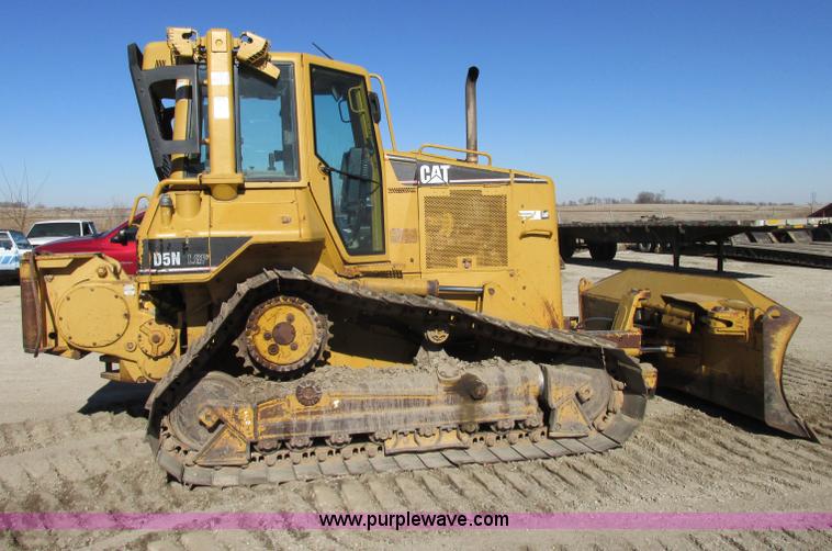 image for item F4853 2004 Caterpillar D5N LGP dozer