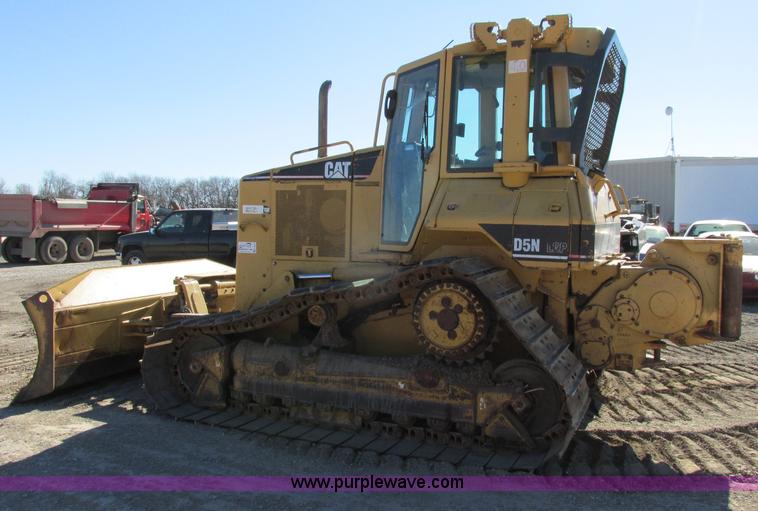 image for item F4853 2004 Caterpillar D5N LGP dozer