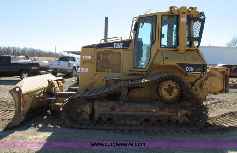 image for item F4853 2004 Caterpillar D5N LGP dozer