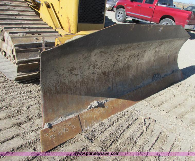 image for item F4853 2004 Caterpillar D5N LGP dozer