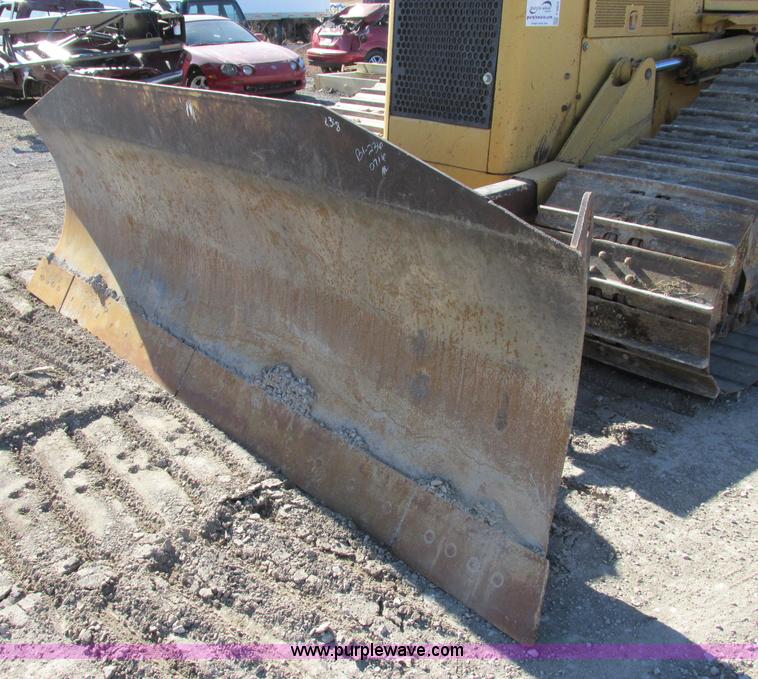 image for item F4853 2004 Caterpillar D5N LGP dozer