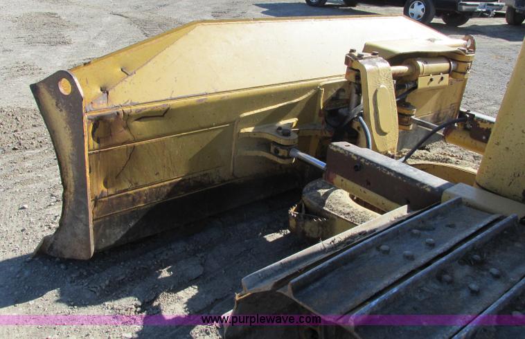 image for item F4853 2004 Caterpillar D5N LGP dozer