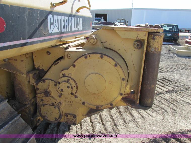image for item F4853 2004 Caterpillar D5N LGP dozer