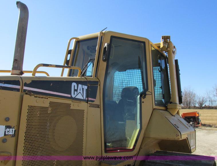 image for item F4853 2004 Caterpillar D5N LGP dozer