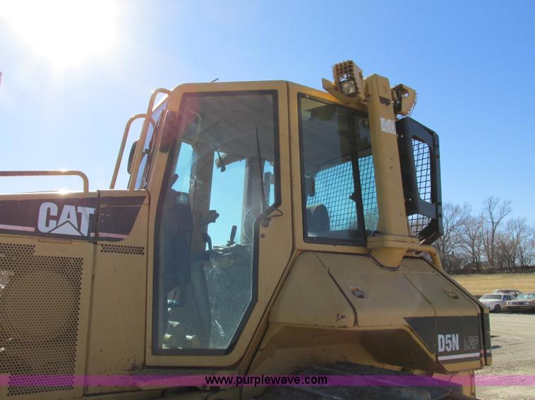image for item F4853 2004 Caterpillar D5N LGP dozer