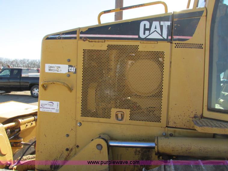image for item F4853 2004 Caterpillar D5N LGP dozer