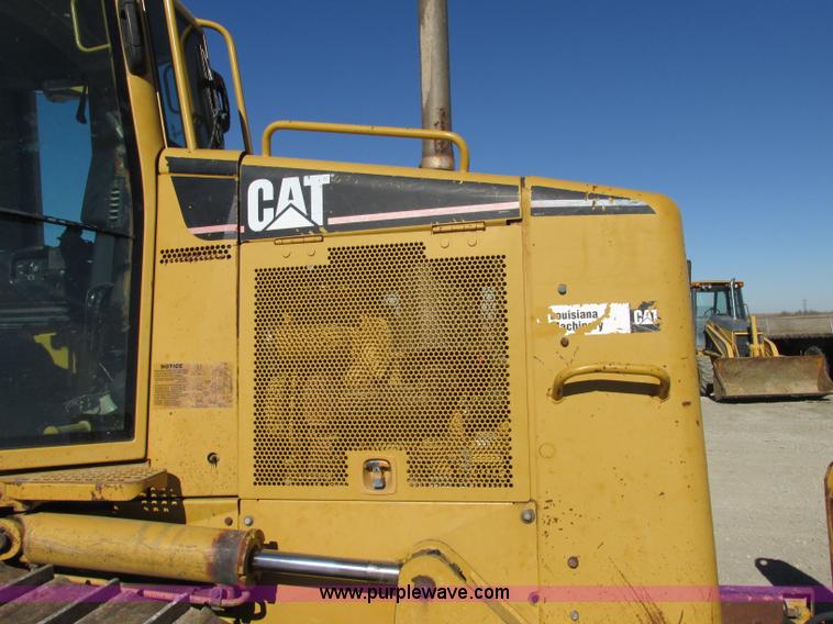 image for item F4853 2004 Caterpillar D5N LGP dozer