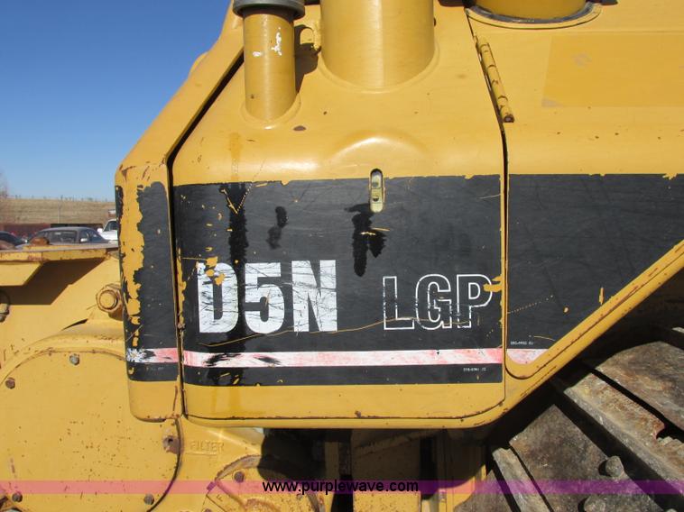 image for item F4853 2004 Caterpillar D5N LGP dozer
