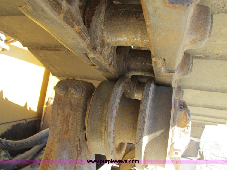 image for item F4853 2004 Caterpillar D5N LGP dozer