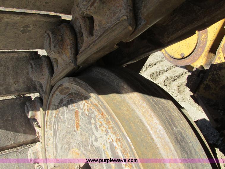 image for item F4853 2004 Caterpillar D5N LGP dozer