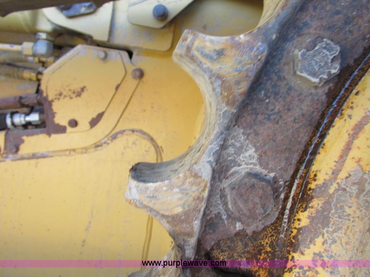 image for item F4853 2004 Caterpillar D5N LGP dozer