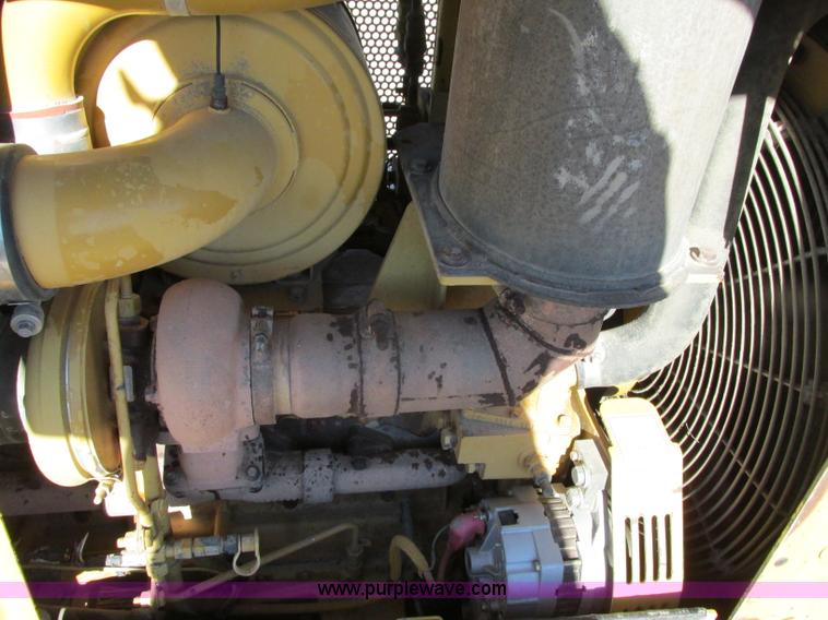 image for item F4853 2004 Caterpillar D5N LGP dozer