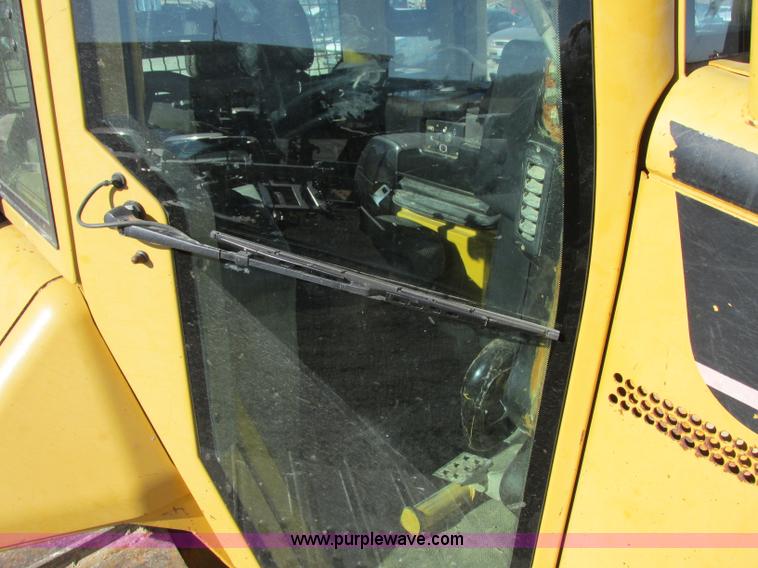 image for item F4853 2004 Caterpillar D5N LGP dozer