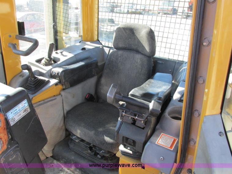 image for item F4853 2004 Caterpillar D5N LGP dozer