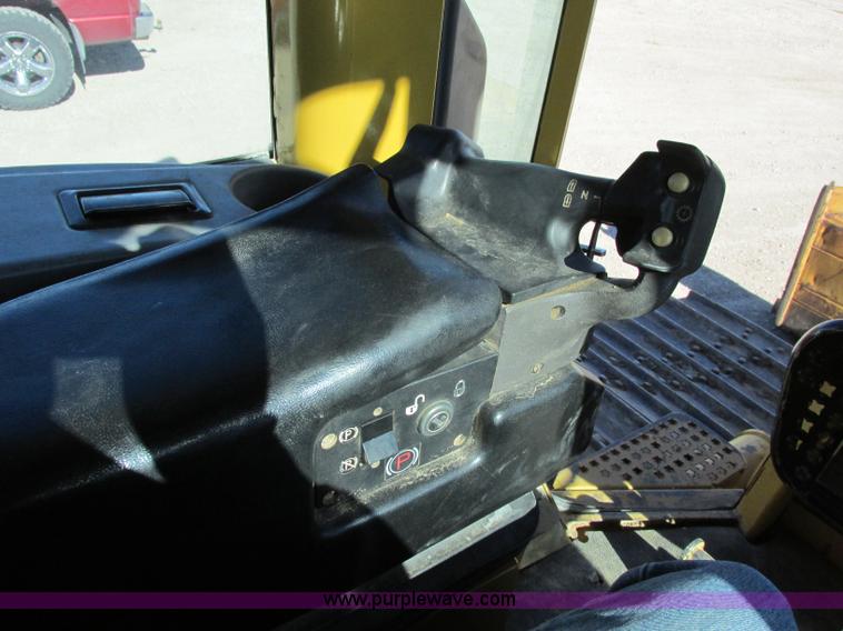 image for item F4853 2004 Caterpillar D5N LGP dozer