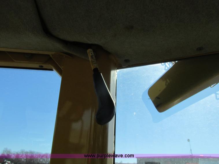 image for item F4853 2004 Caterpillar D5N LGP dozer