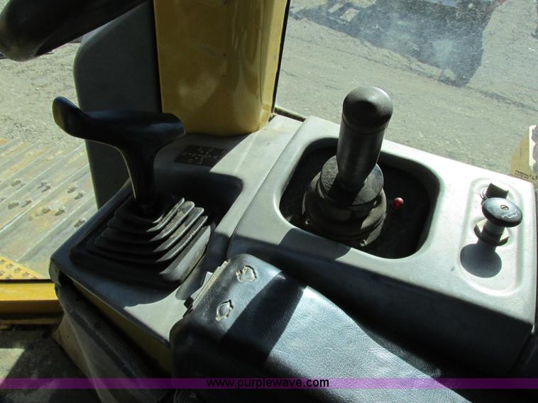 image for item F4853 2004 Caterpillar D5N LGP dozer