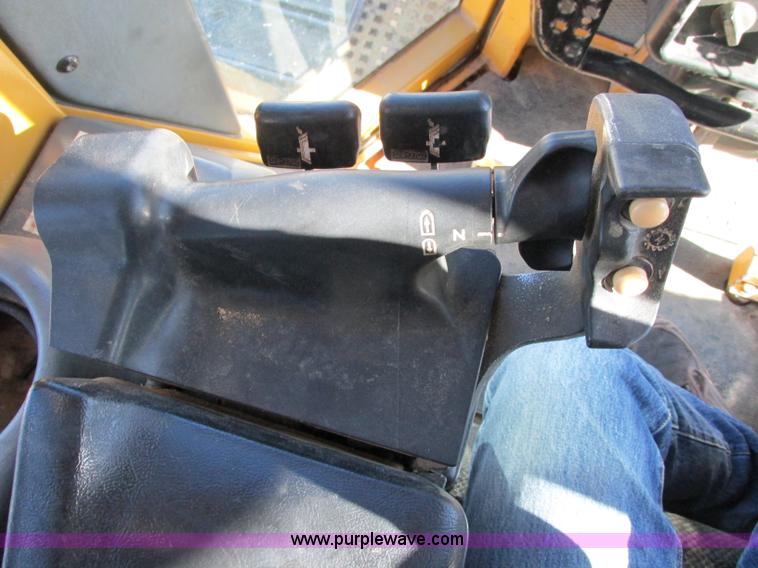 image for item F4853 2004 Caterpillar D5N LGP dozer