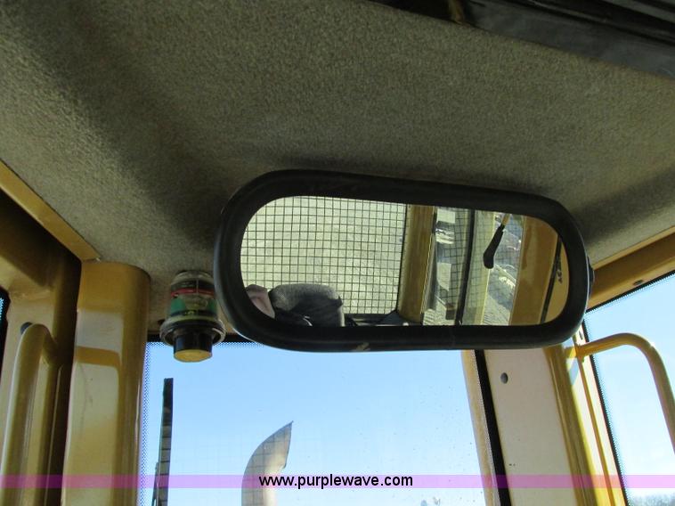 image for item F4853 2004 Caterpillar D5N LGP dozer