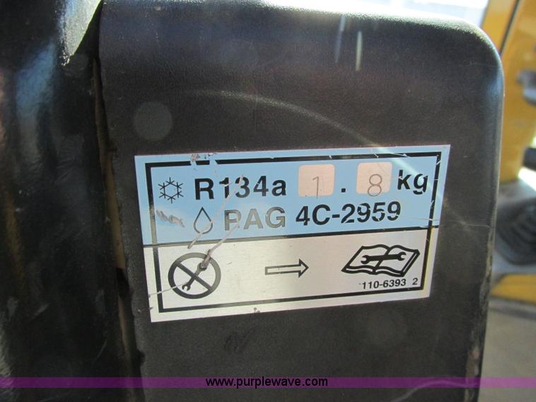 image for item F4853 2004 Caterpillar D5N LGP dozer