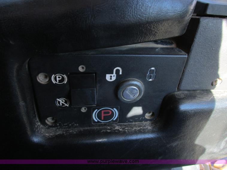 image for item F4853 2004 Caterpillar D5N LGP dozer