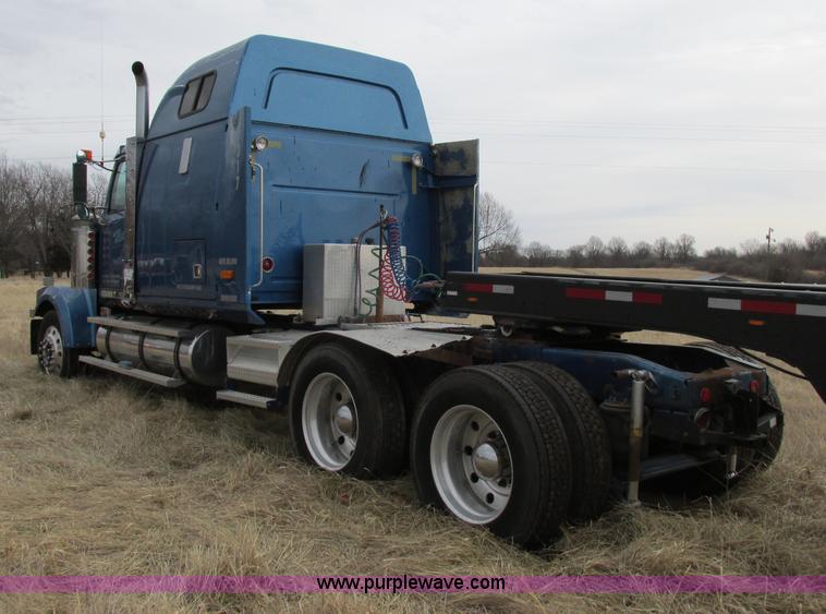 image for item F4854 1998 Western Star 4964EX semi truck