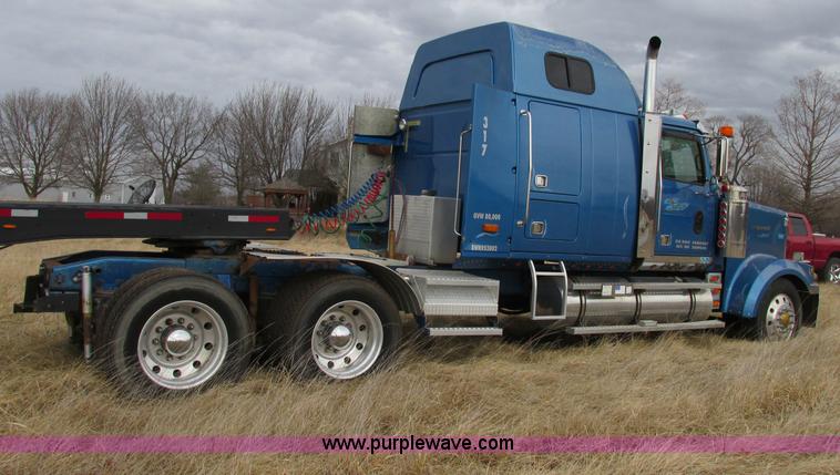image for item F4854 1998 Western Star 4964EX semi truck