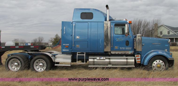 image for item F4854 1998 Western Star 4964EX semi truck
