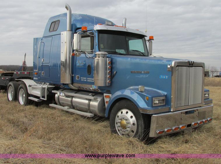 image for item F4854 1998 Western Star 4964EX semi truck