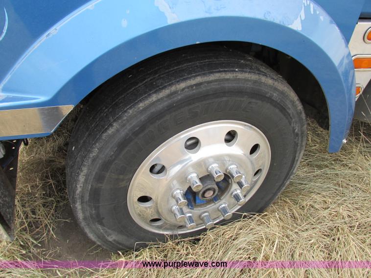 image for item F4854 1998 Western Star 4964EX semi truck