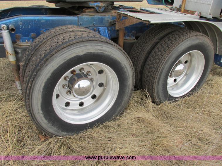 image for item F4854 1998 Western Star 4964EX semi truck