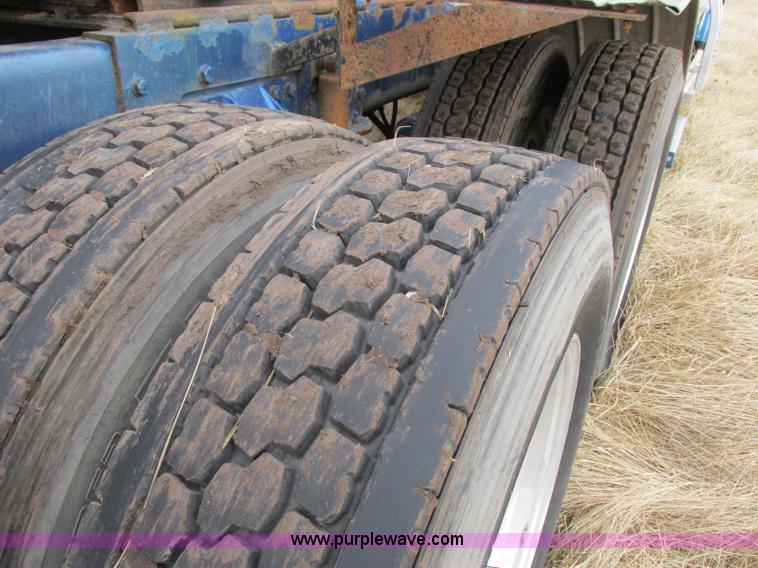 image for item F4854 1998 Western Star 4964EX semi truck