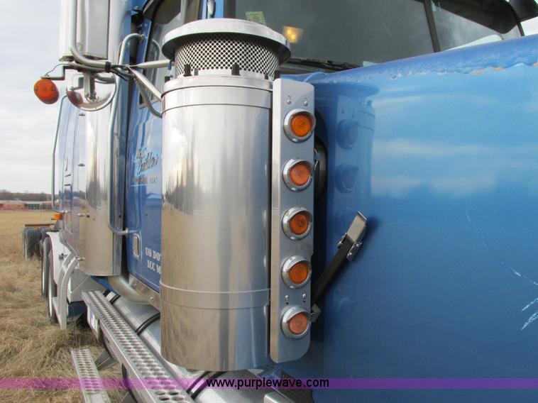 image for item F4854 1998 Western Star 4964EX semi truck