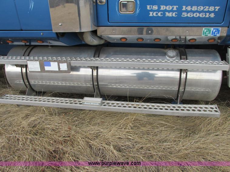 image for item F4854 1998 Western Star 4964EX semi truck