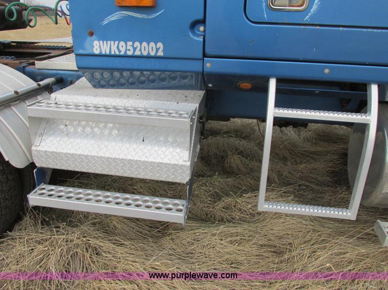 image for item F4854 1998 Western Star 4964EX semi truck