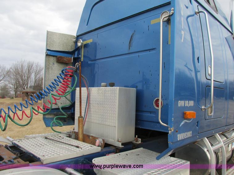 image for item F4854 1998 Western Star 4964EX semi truck